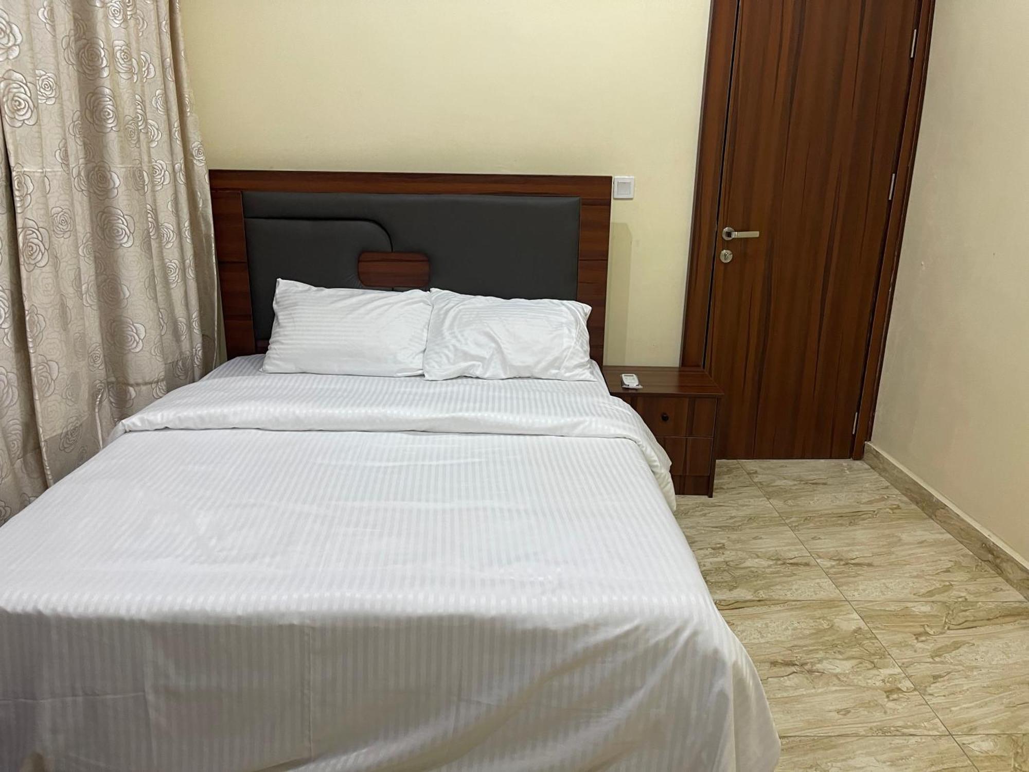 Pilgrim Place Hotel Rubuchi Екстериор снимка